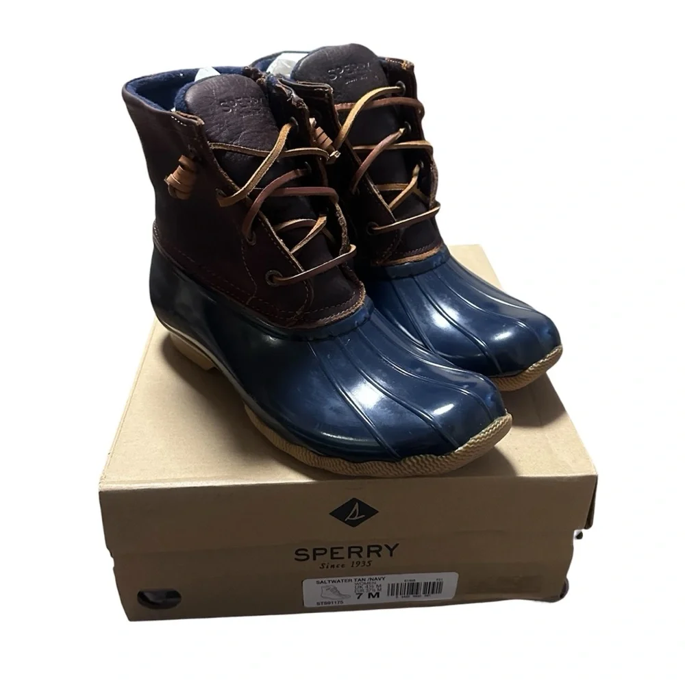 Sperry NWT Saltwater Duck boots navy blue & tan women’s 7